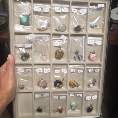 19 Pendants (ST-KD)