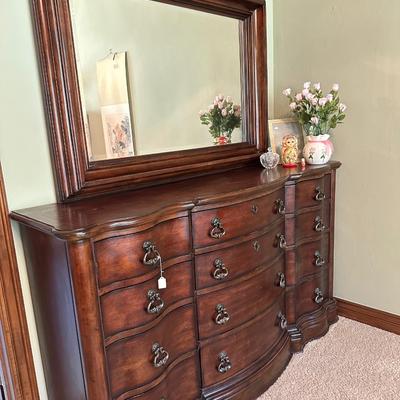 Furniture - 12-drawer Dresser w/Mirror & Decor Master Bedroom