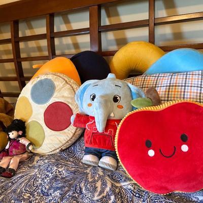 Furniture -Queen Size Bed and Bedding