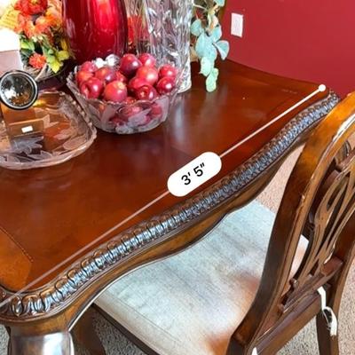 Furniture - Dining Room Table w/6 chairs