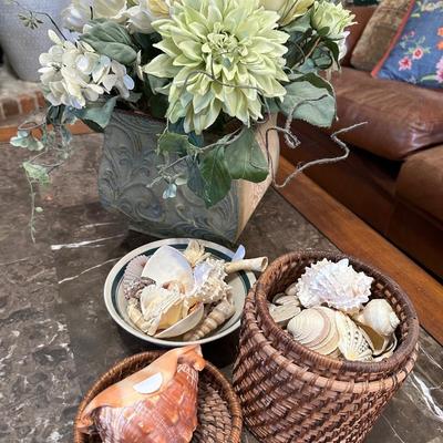 Furniture - Coffee Table and Tabletop Decor