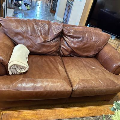 Furniture - Leather Loveseat w/throw