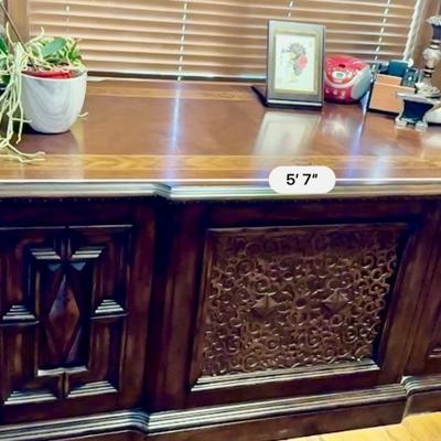 Furniture - Office Desk and Decor
