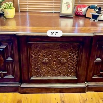 Furniture - Office Desk and Decor