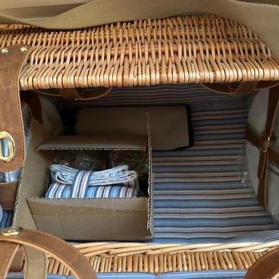 Outdoor - Camping - Picnic Lot