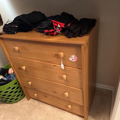 Closet -Youth Small &Medium Clothing w/small dresser