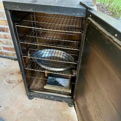 Kitchen Outdoor Lot - Masterbuilt Electric Smokehouse