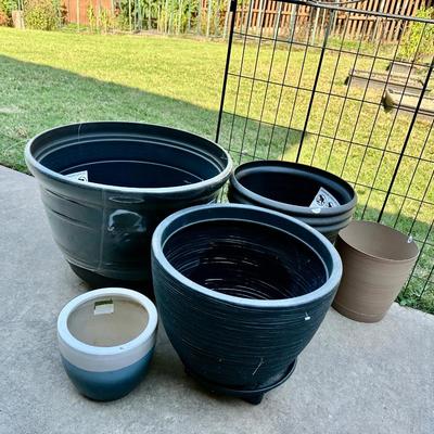 Backyard Pots - Lot # 2