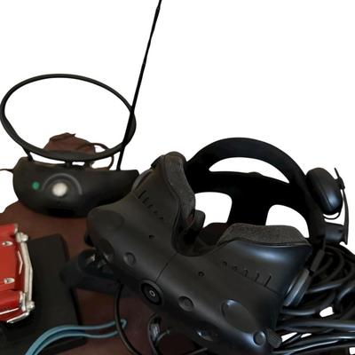 Electronics - HTC Virtual Reality Set