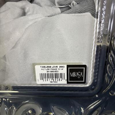 Mikasa 15.25” Glass Picture Frame