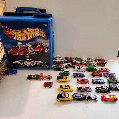 Lot of Hot Wheels and Others Small Toys Vehicles with Hot Wheels Case