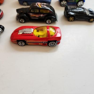 Lot of Hot Wheels and Others Small Toys Vehicles with Hot Wheels Case