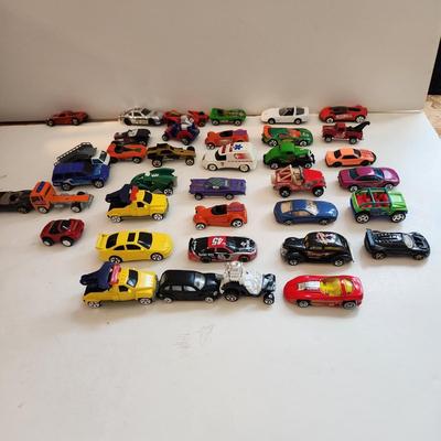 Lot of Hot Wheels and Others Small Toys Vehicles with Hot Wheels Case