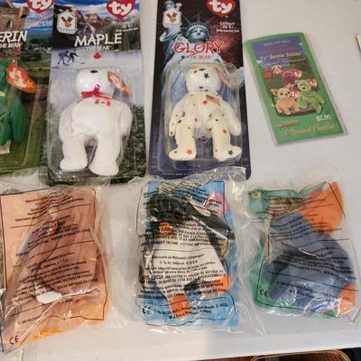 Lot of Ty Beanie Babies , McDonalds , Official Club Bag, Tag Covers,