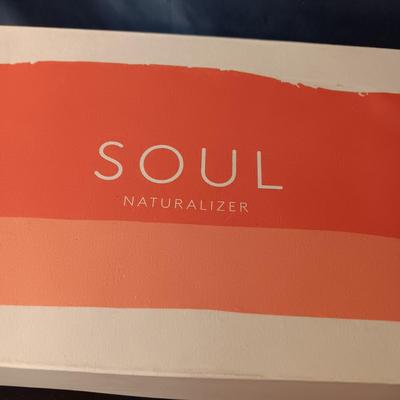LIKE NEW LADIES LEATHER SOUL NATURALIZER SANDALS SIZE 7