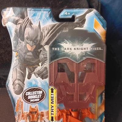 2 ACTION FIGURES FROM THEE BATMAN THE DARK KNIGHT RISES QUICKTEK DELUXE SERIES