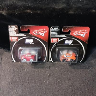 2 DISNEY PIXAR CARS METAL MINI RACERS