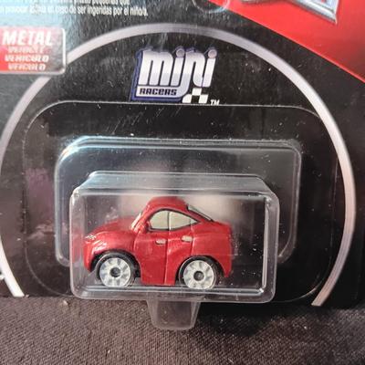 2 DISNEY PIXAR CARS METAL MINI RACERS