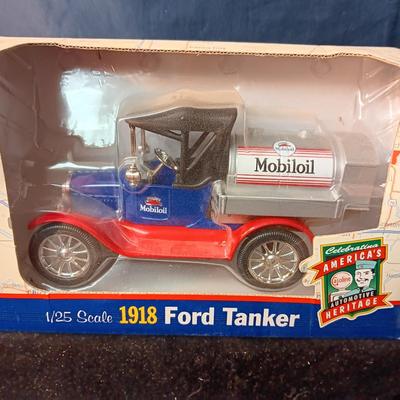 1918 DIE-CAST FORD TANKER AND DIE-CAST DUNBAR ARMORED COIN BANK (missing key and plug)