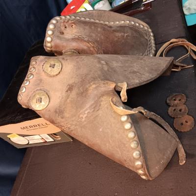 PAIR OF LEATHER TAPADEROS