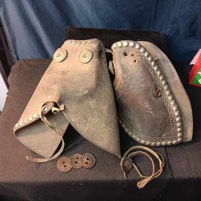PAIR OF LEATHER TAPADEROS