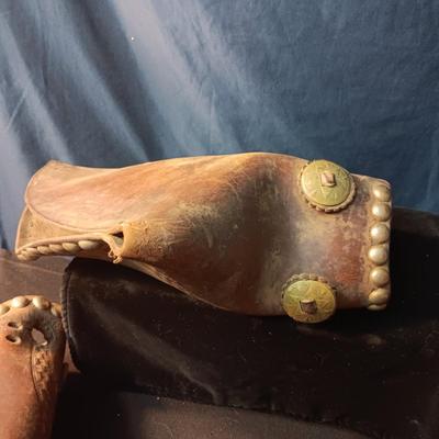 PAIR OF LEATHER TAPADEROS
