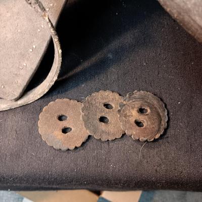 PAIR OF LEATHER TAPADEROS