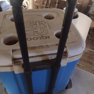 Igloo Ice Cube 90 Can Ultra Roller Cooler