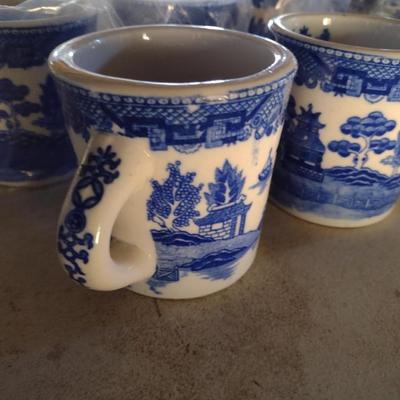 Set of Six Blue Willow Design Ceramic Coffee Mugs