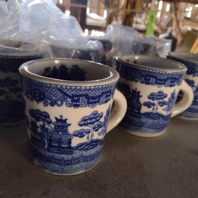 Set of Six Blue Willow Design Ceramic Coffee Mugs