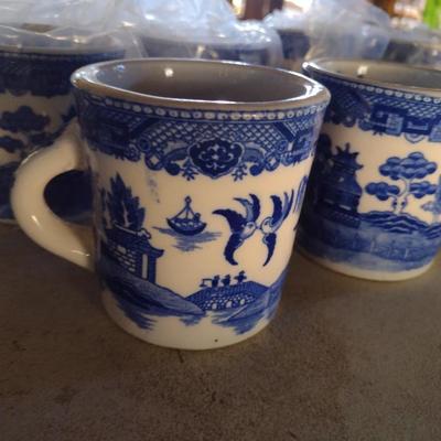 Set of Six Blue Willow Design Ceramic Coffee Mugs