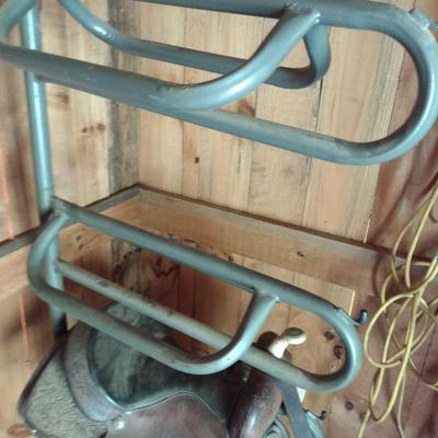 Metal Three Arm Saddle Rest Stand Choice A