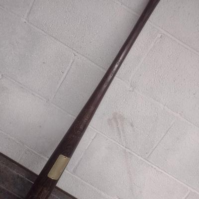 Vintage Hank Aaron Louisville Slugger Baseball Bat with Blank Home Run Count Badge