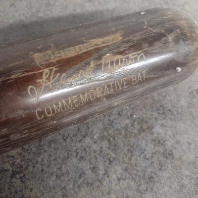 Vintage Hank Aaron Louisville Slugger Baseball Bat with Blank Home Run Count Badge