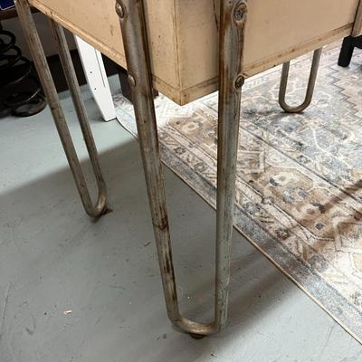 Sale Photo Thumbnail #802: Vintage Enamel Top Table with pull out leafs.  See photos for condition.