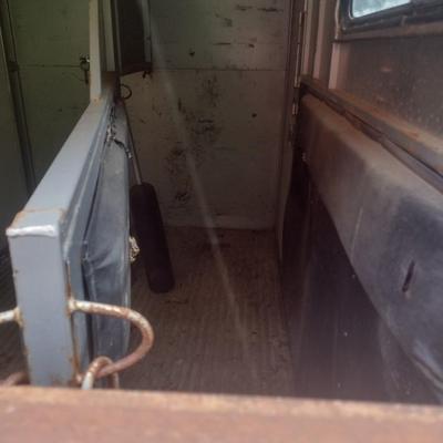 Two-Horse Bumper 14' Pull Trailer with Title