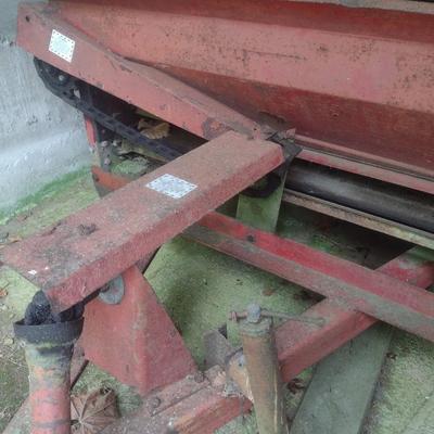 Manure Spreader Pull Behind PTO Driven Trailer