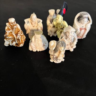 Japanese Netsuke Figurines Inc One W/ Rotating Head (LR-RG)