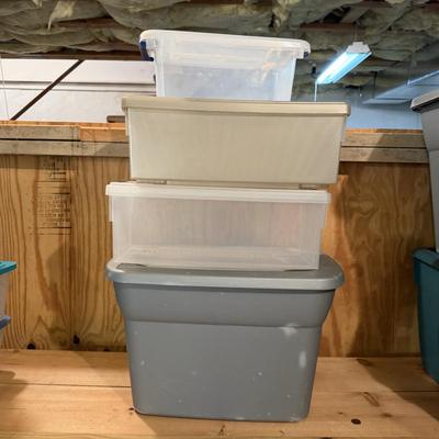 16 Plastic Storage Containers (B2-MG)