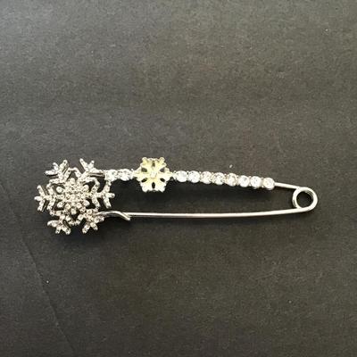 Silver tone Christmas pin