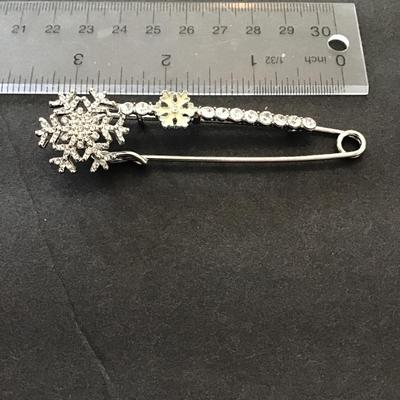 Silver tone Christmas pin