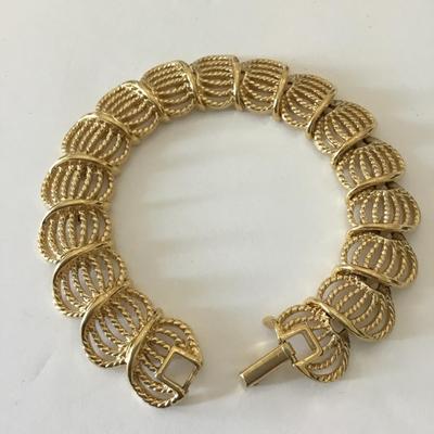 Fancy vintage scalloped gold tone bracelet