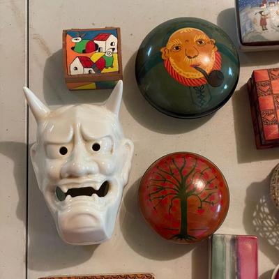 Nielsen’s, MMA Repro & More Eclectic Trinket Boxes (B3-SS)