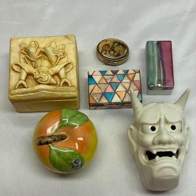 Nielsen’s, MMA Repro & More Eclectic Trinket Boxes (B3-SS)