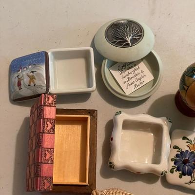 Nielsen’s, MMA Repro & More Eclectic Trinket Boxes (B3-SS)