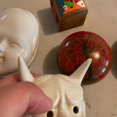 Nielsen’s, MMA Repro & More Eclectic Trinket Boxes (B3-SS)