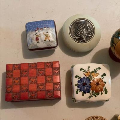 Nielsen’s, MMA Repro & More Eclectic Trinket Boxes (B3-SS)