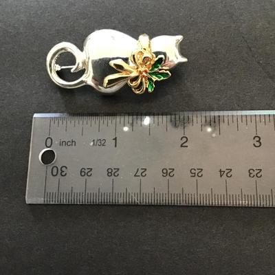 SilverTone Christmas cat lapel