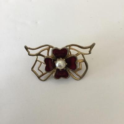 Vintage flower pin brooch