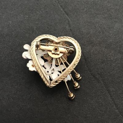 Beautiful Vintage lapel pin